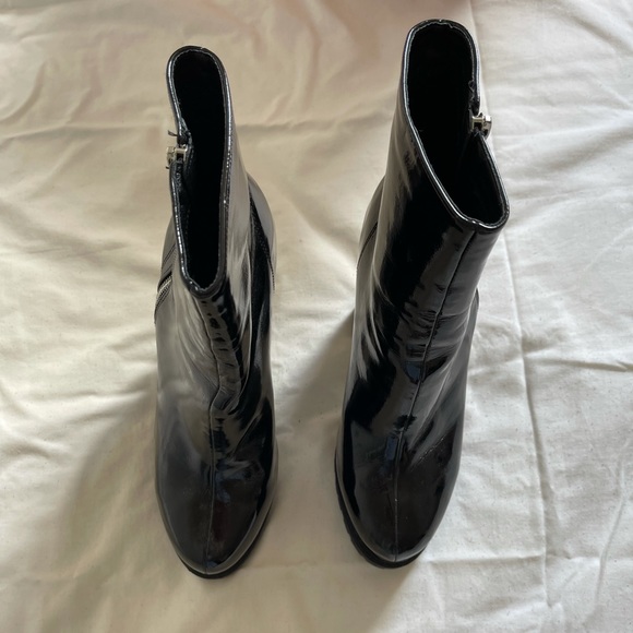 ZARA paten leather booties. Size:9 - Picture 3 of 4